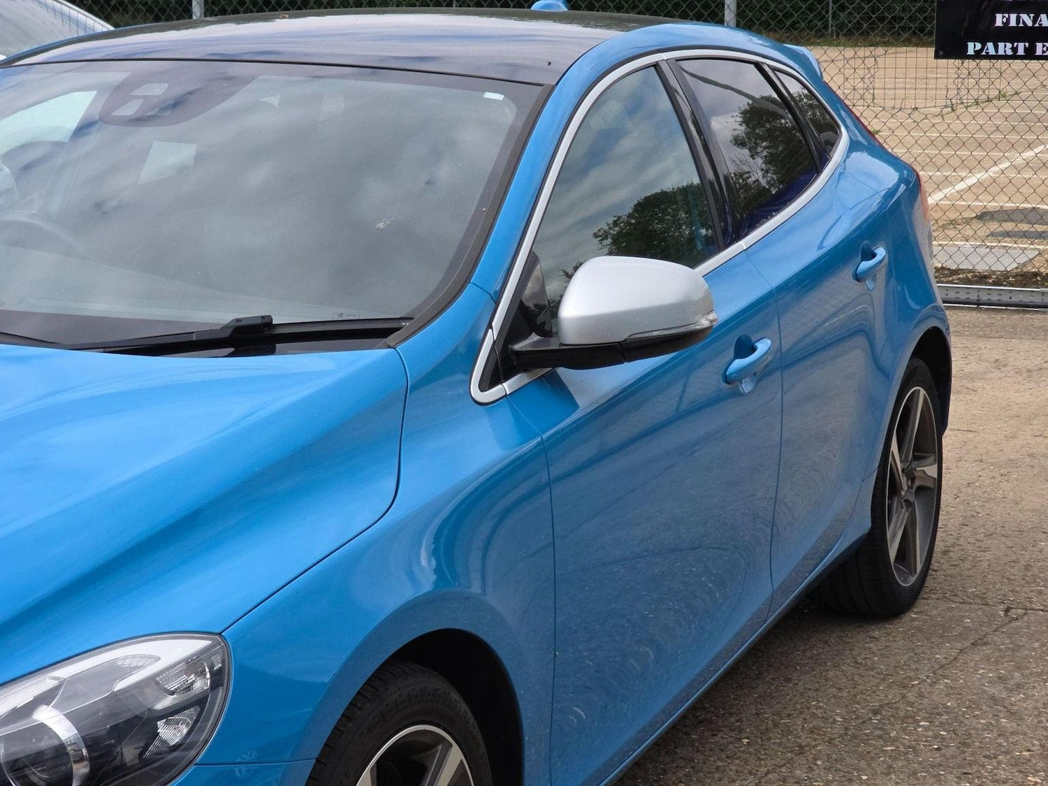 Used Volvo V40 2014 for sale - 76107319: Photo 45