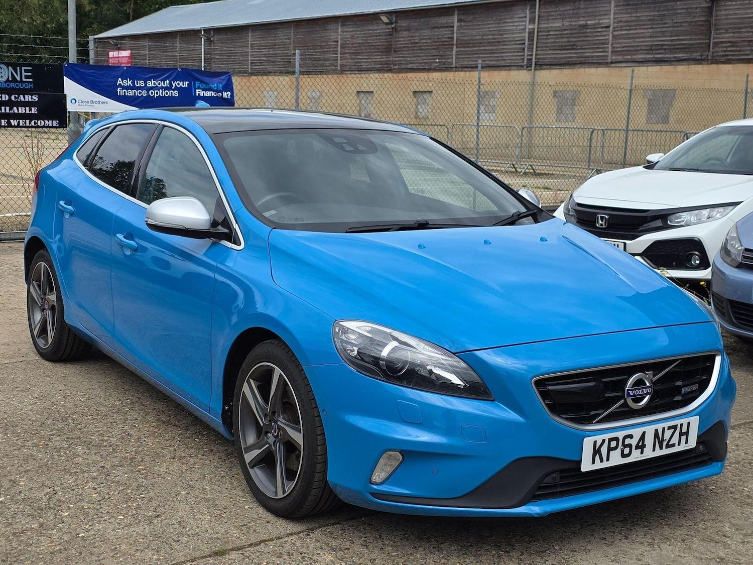 Used Volvo V40 2014 for sale - 76107319: Photo 5