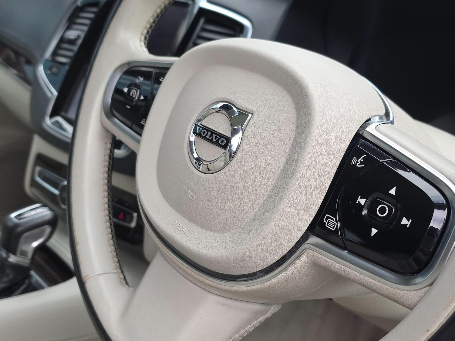 Used Volvo XC90 2015 for sale - 76107349: Photo 41