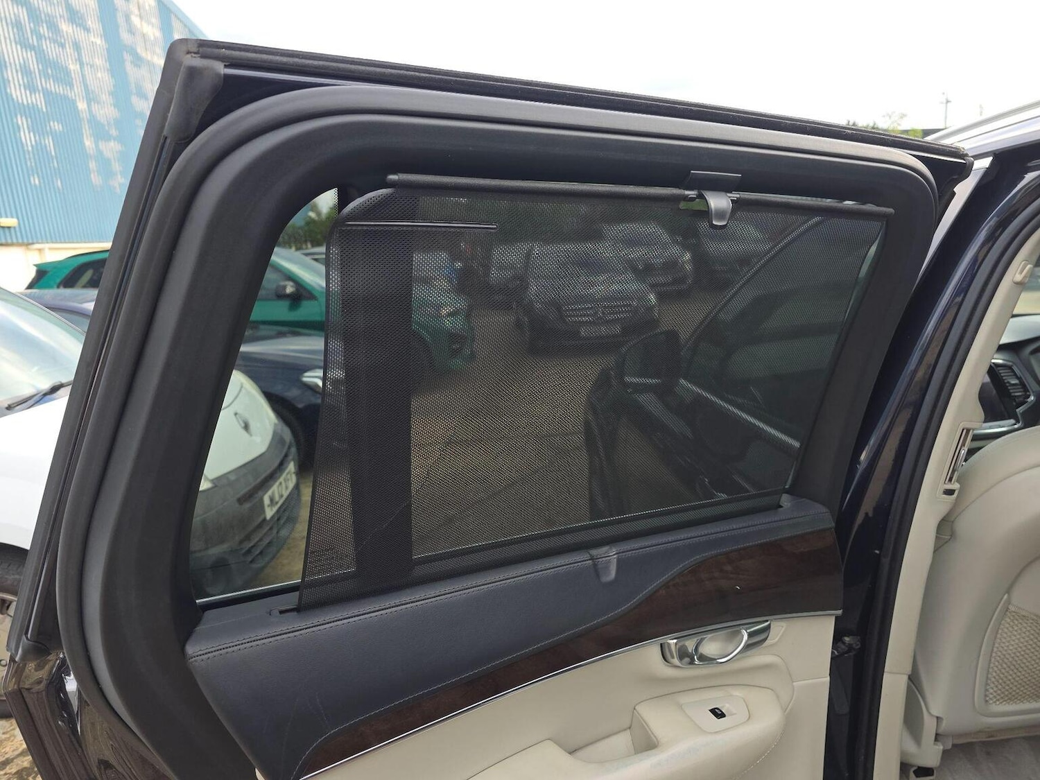 Used Volvo XC90 2015 for sale - 76107349: Photo 43