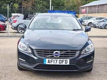 Used Volvo V60 2017 for sale - 76107238: Photo