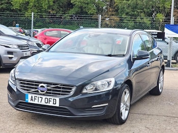 Used Volvo V60 2017 for sale - 76107238: Photo