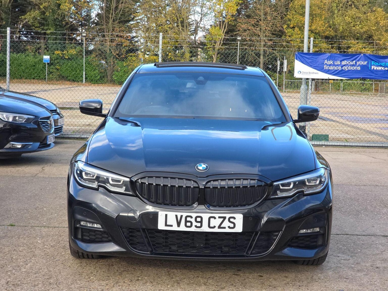 Used BMW 3 Series 2019 for sale - 76439960: Photo 2