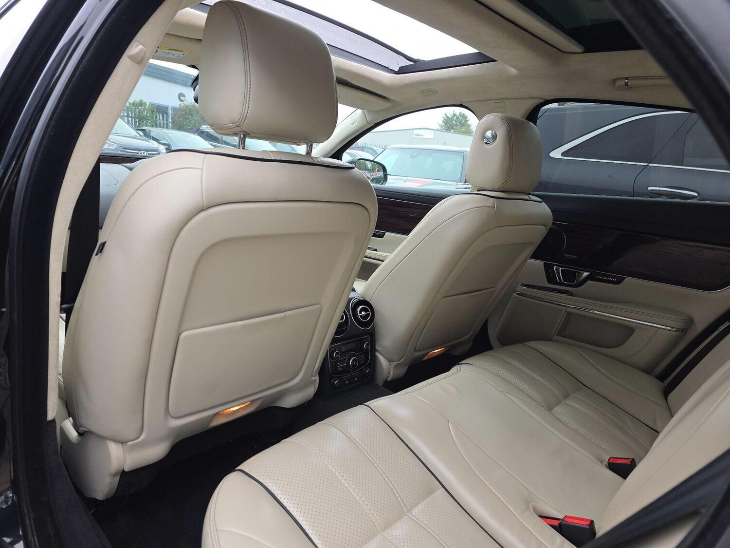 Used Jaguar XJ 2015 for sale - 77789293: Photo 12