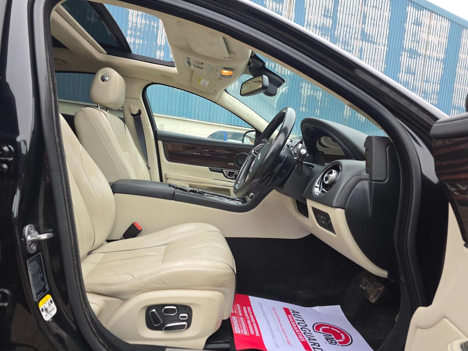 Used Jaguar XJ 2015 for sale - 77789293: Photo 2