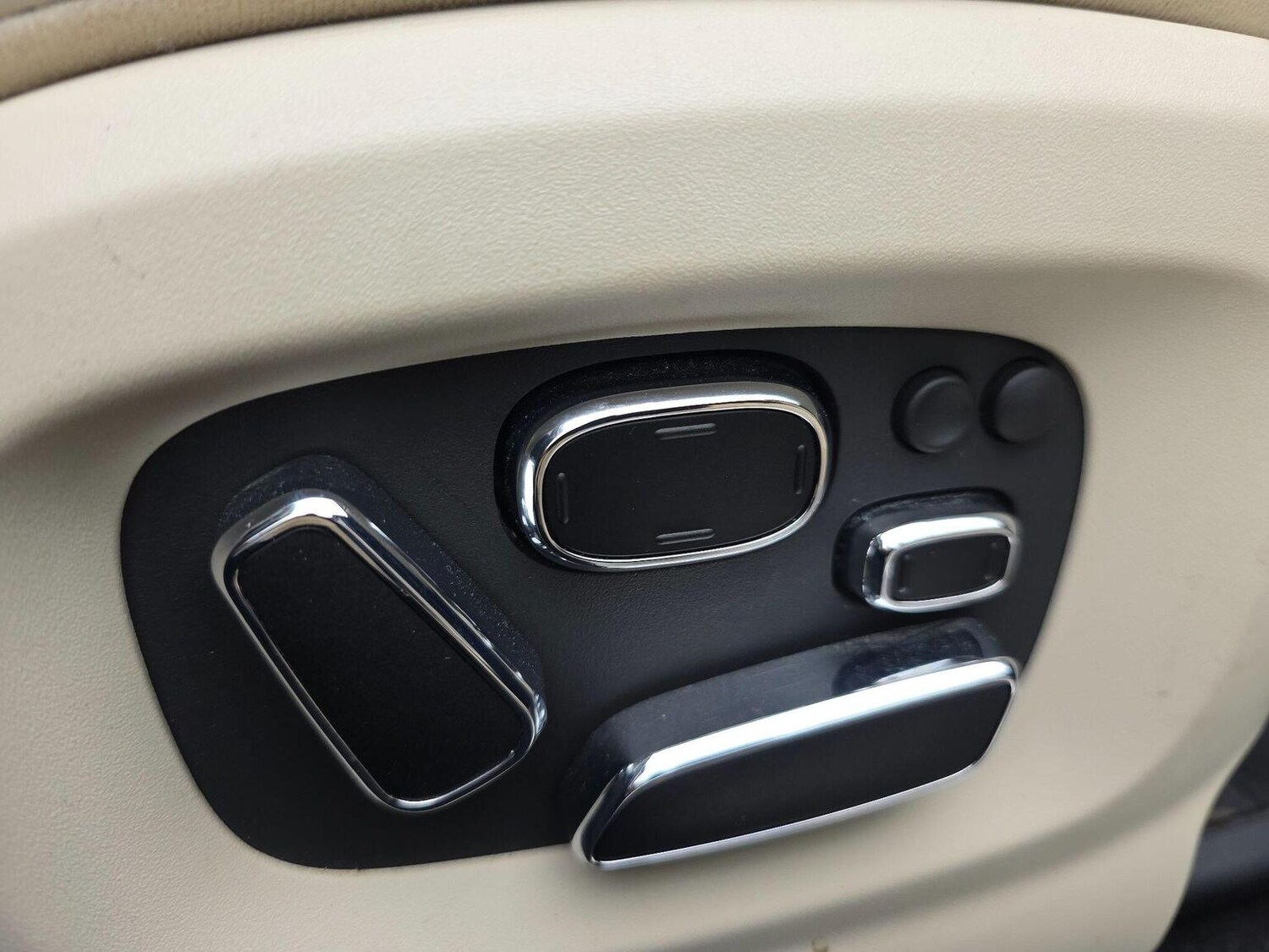 Used Jaguar XJ 2015 for sale - 77789293: Photo 24