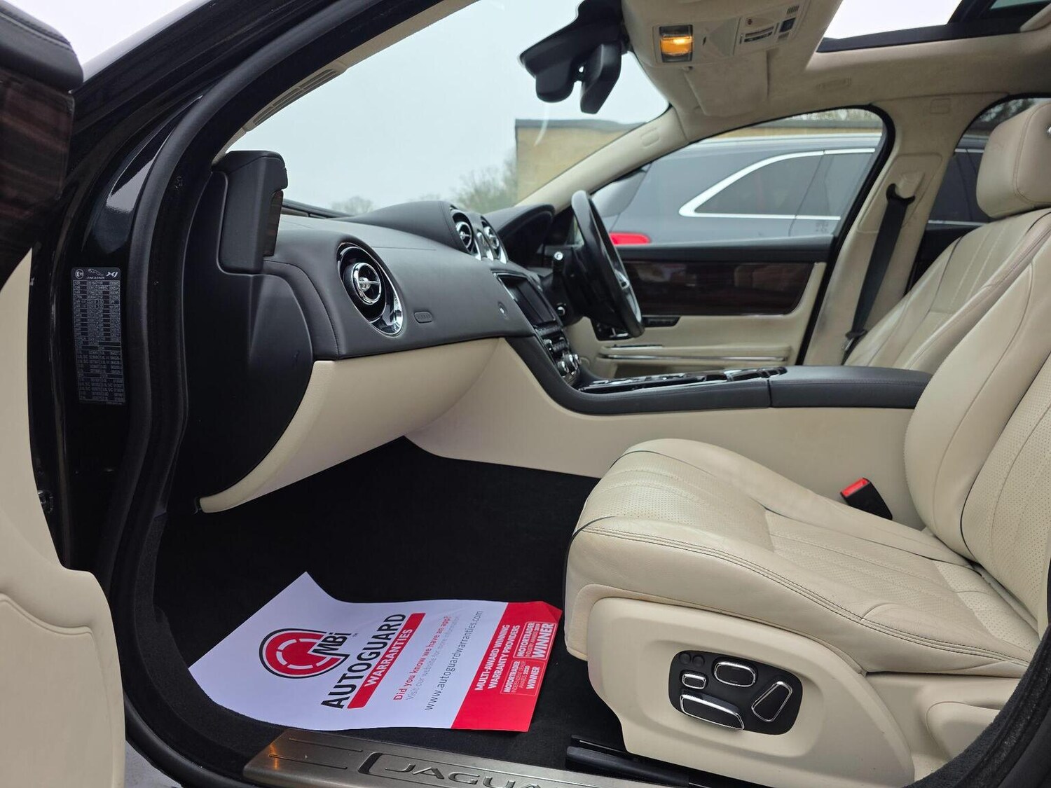 Used Jaguar XJ 2015 for sale - 77789293: Photo 43