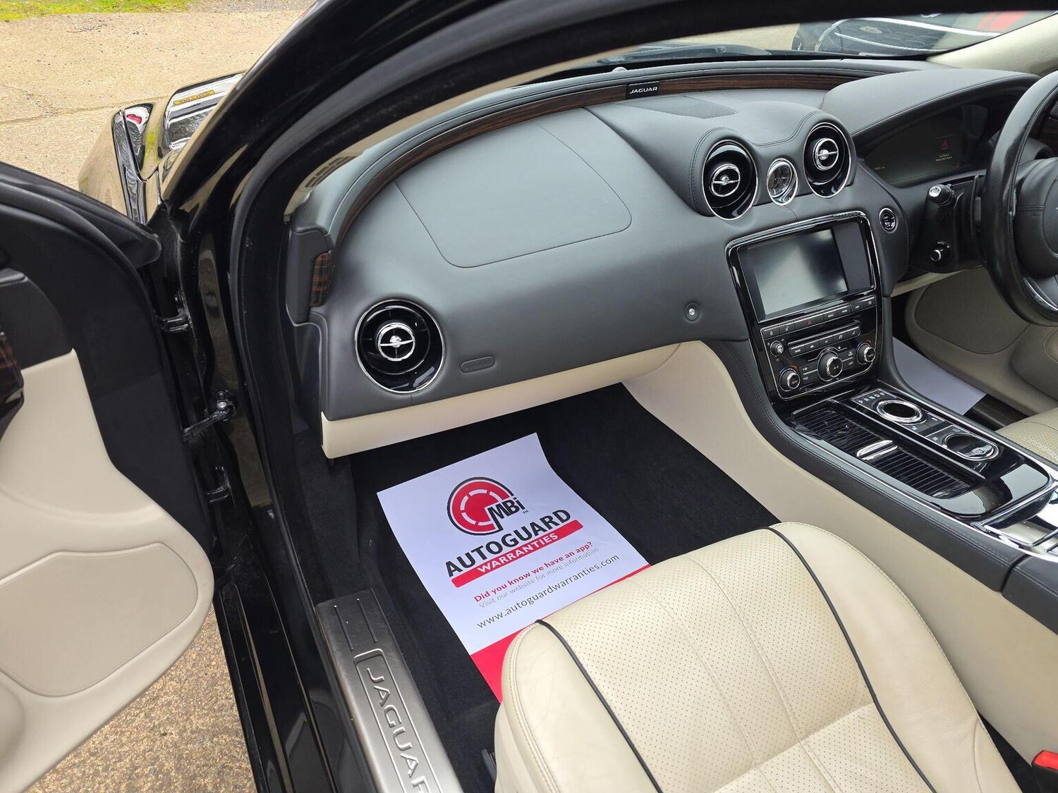 Used Jaguar XJ 2015 for sale - 77789293: Photo 44