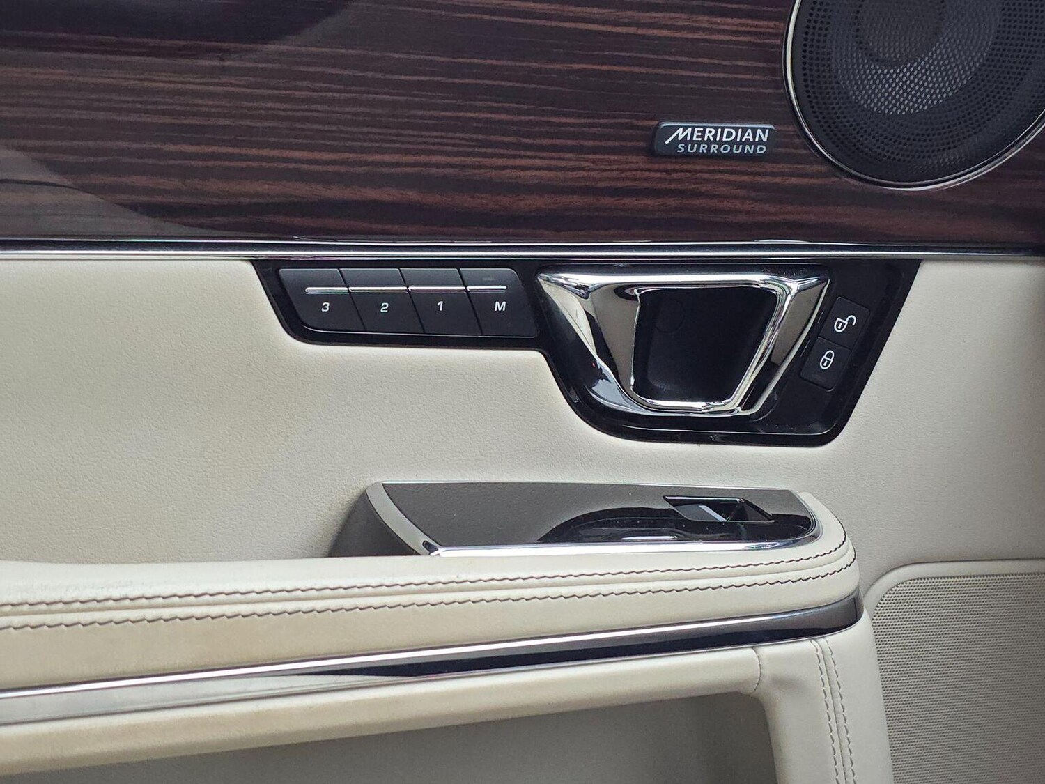 Used Jaguar XJ 2015 for sale - 77789293: Photo 48