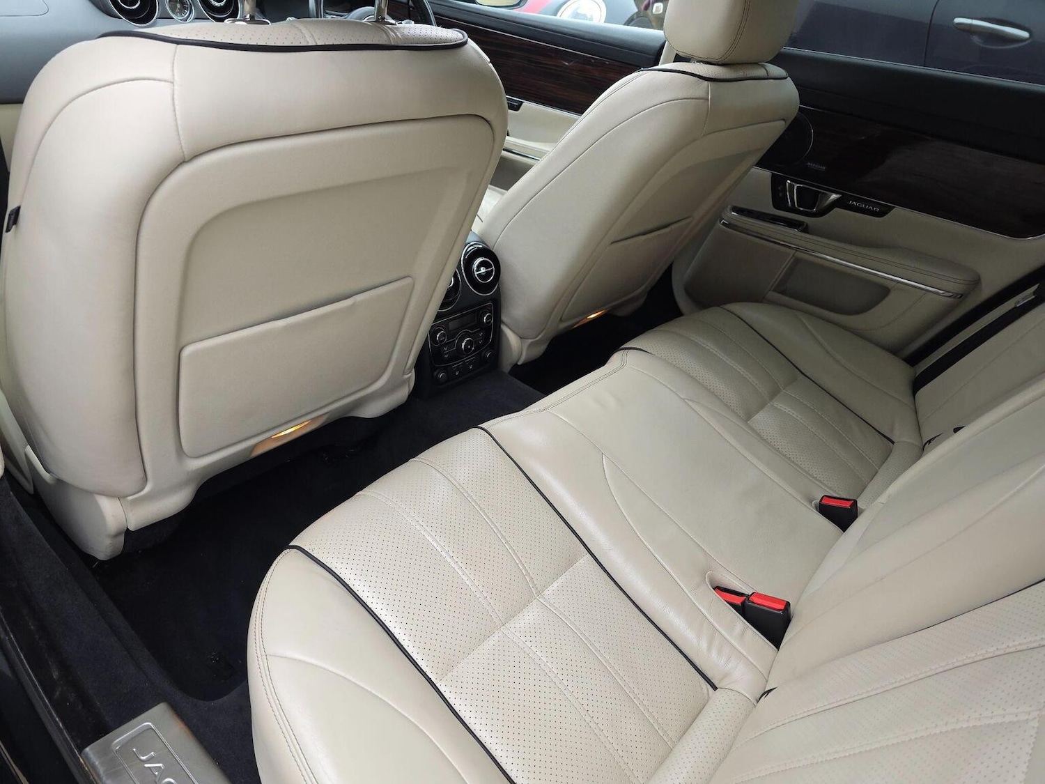 Used Jaguar XJ 2015 for sale - 77789293: Photo 5
