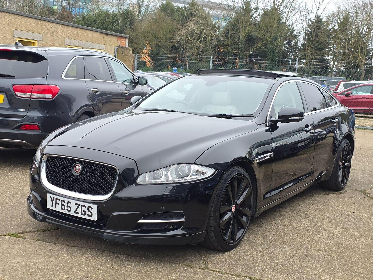 Used Jaguar XJ 2015 for sale - 77789293: Photo 6