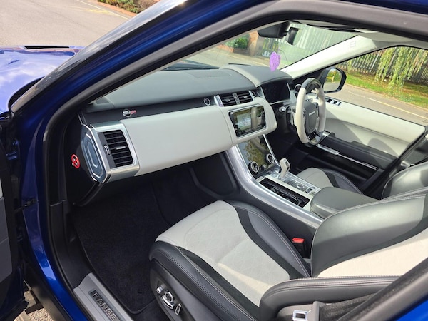 Used Land Rover Range Rover Sport 2018 for sale - 76178975: Photo 3