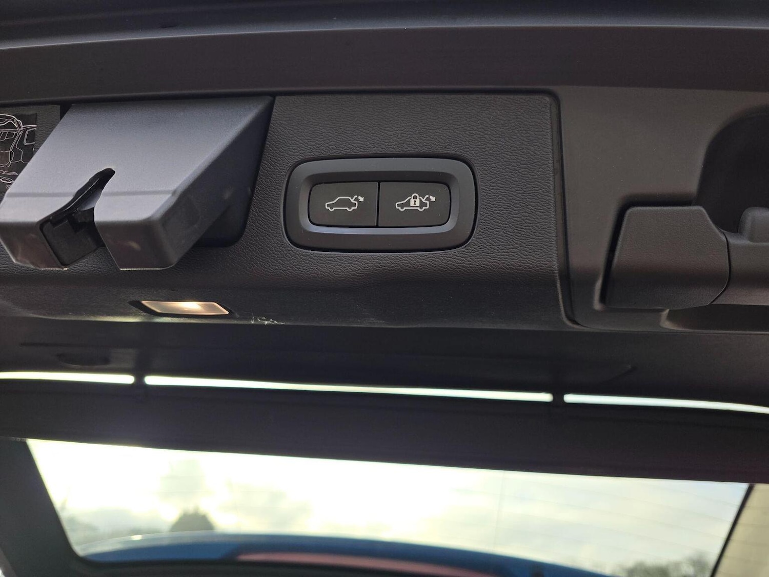 Used Volvo XC60 2020 for sale - 77154351: Photo 20