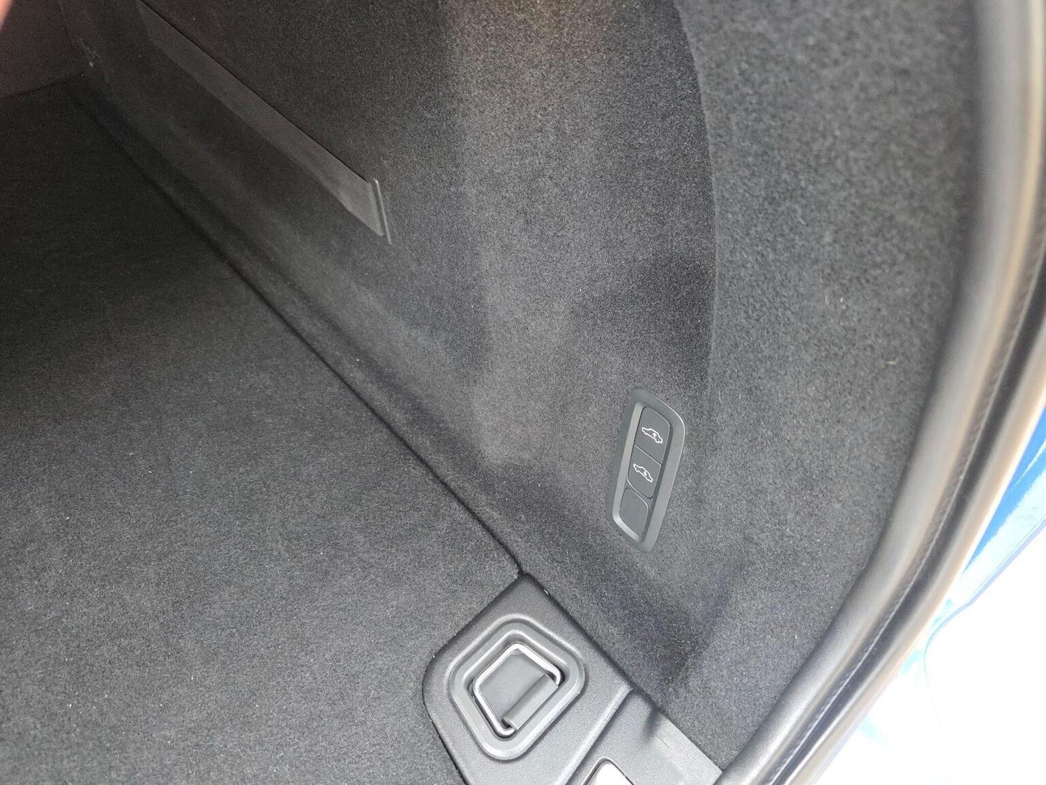 Used Volvo XC60 2020 for sale - 77154351: Photo 41