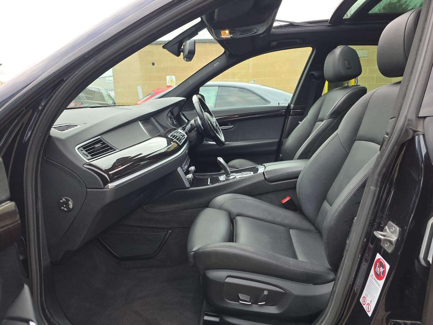 Used BMW 5 Series 2014 for sale - 76476967: Photo 30