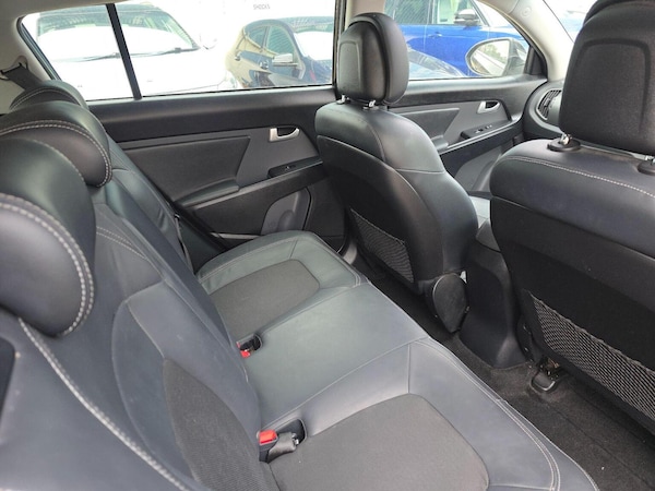Used Kia Sportage 2011 for sale - 76107398: Photo 16