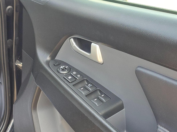 Used Kia Sportage 2011 for sale - 76107398: Photo 31
