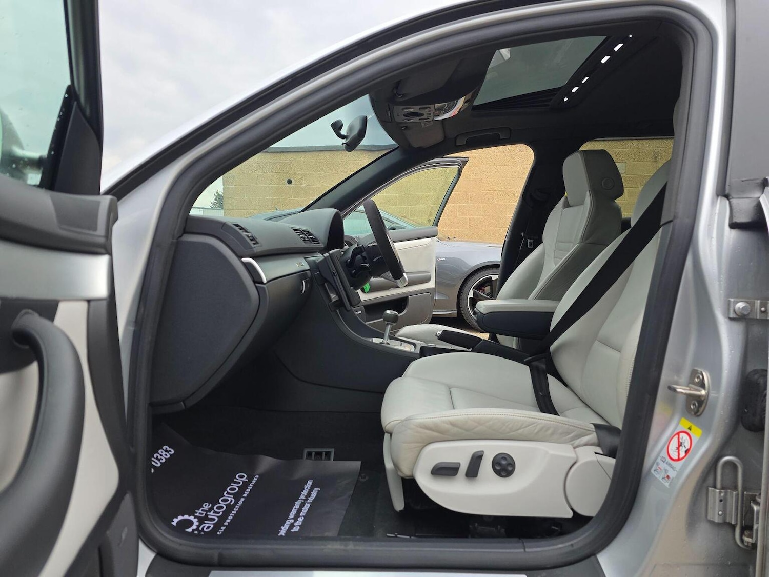 Used Audi RS4 2007 for sale - 77162178: Photo 2