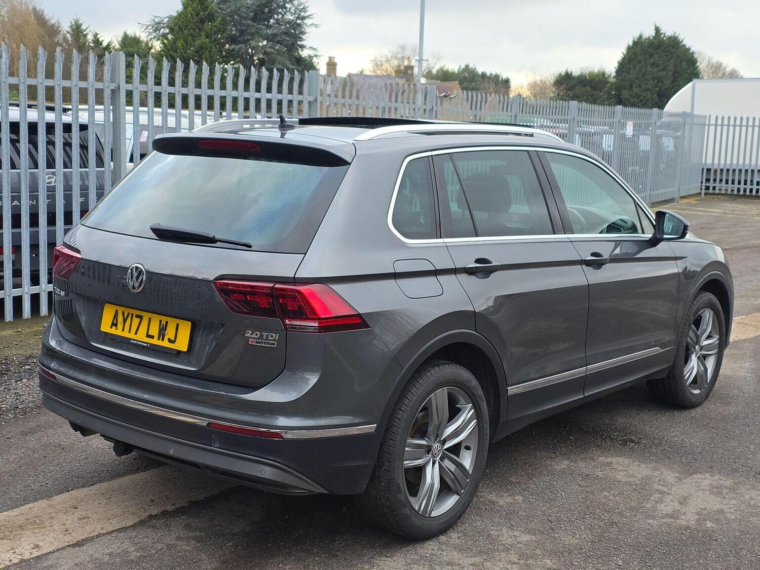Used Volkswagen Tiguan 2017 for sale - 77501496: Photo 9