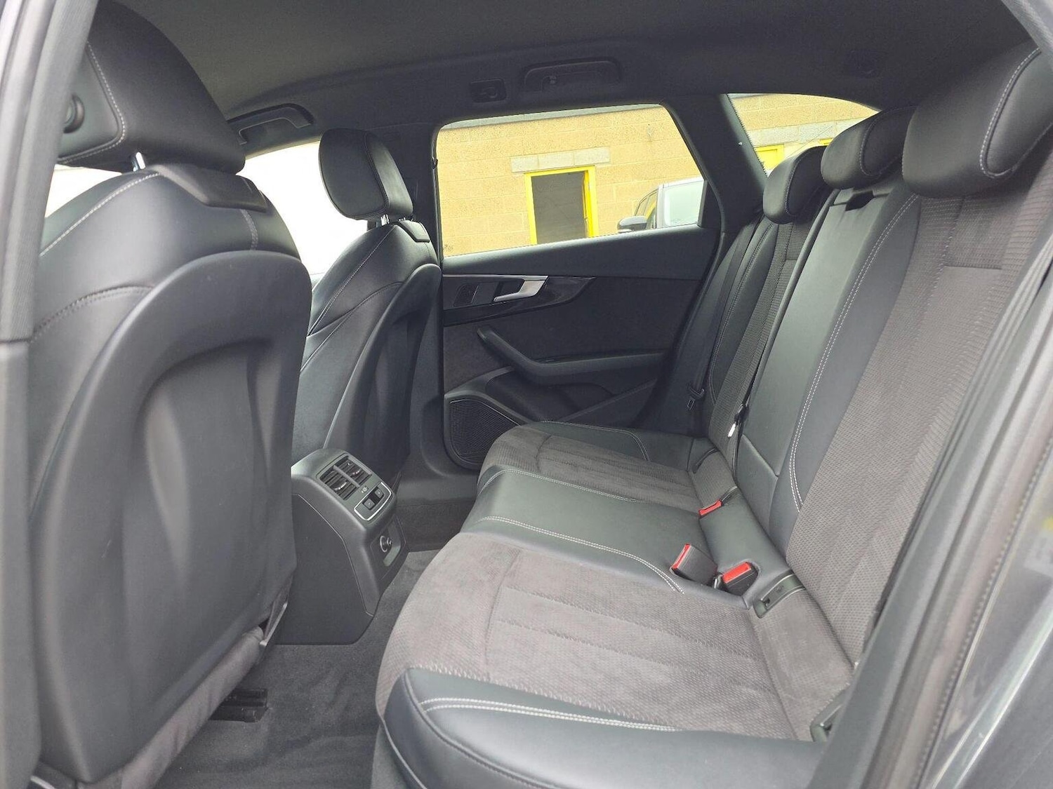 Used Audi A4 Avant 2018 for sale - 76794245: Photo 18