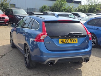 Used Volvo V60 2016 for sale - 79410690: Photo