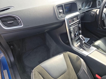 Used Volvo V60 2016 for sale - 79410690: Photo