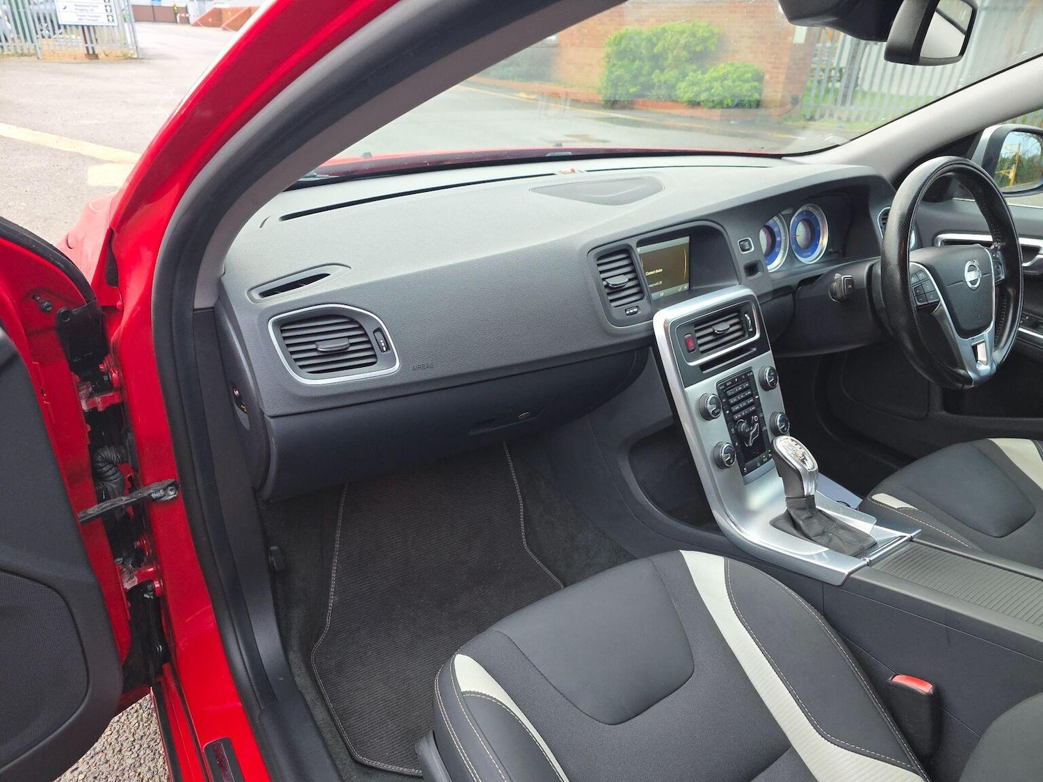 Used Volvo S60 2012 for sale - 77303736: Photo 13