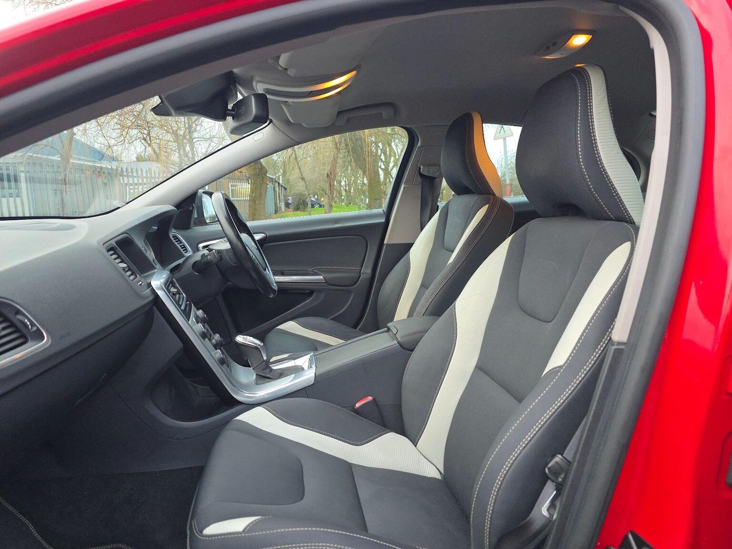 Used Volvo S60 2012 for sale - 77303736: Photo 38