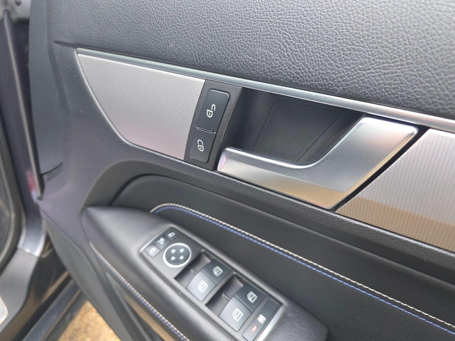 Used Mercedes-Benz E Class 2016 for sale - 76107388: Photo 24