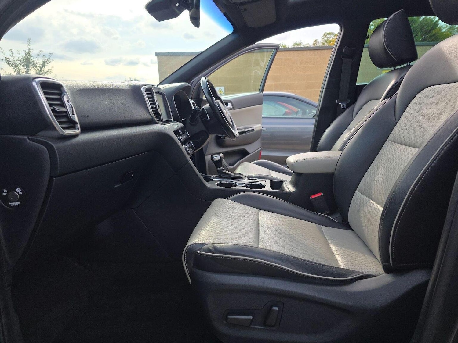 Used Kia Sportage 2017 for sale - 76107389: Photo 42