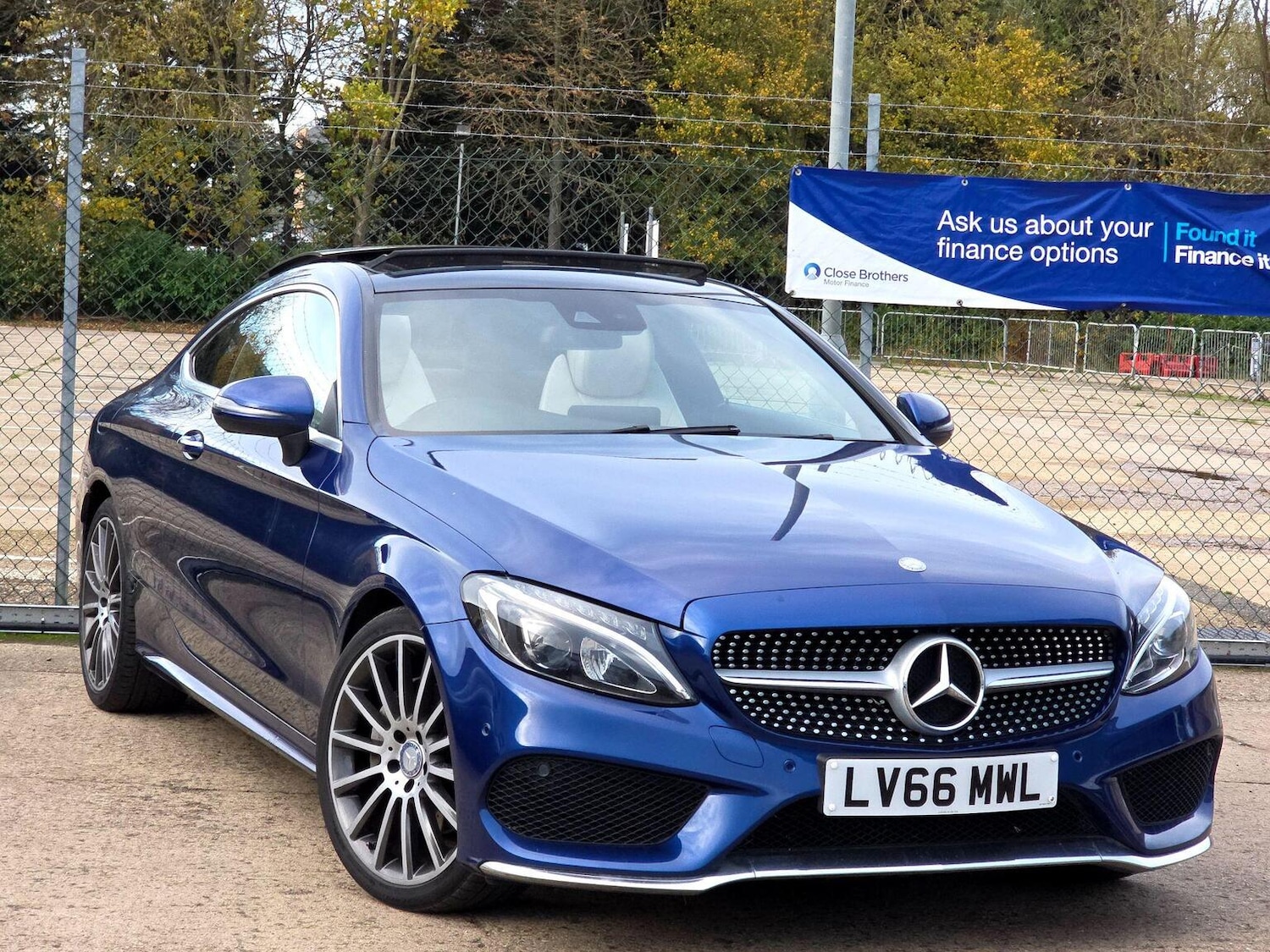 Used Mercedes-Benz C Class 2016 for sale - 76211868: Photo 1