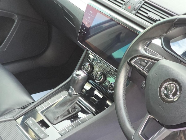 Used Skoda Superb 2018 for sale - 76198158: Photo 11
