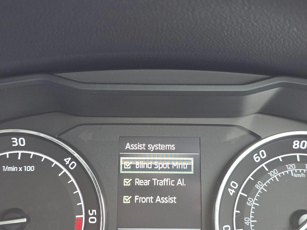 Used Skoda Superb 2018 for sale - 76198158: Photo 32