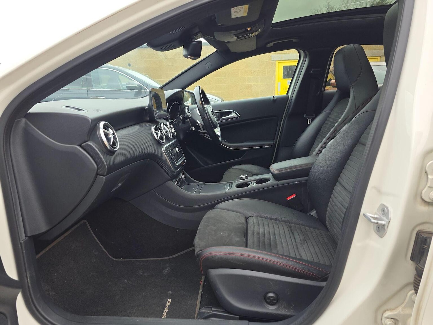 Used Mercedes-Benz A-Class 2017 for sale - 77681872: Photo 29