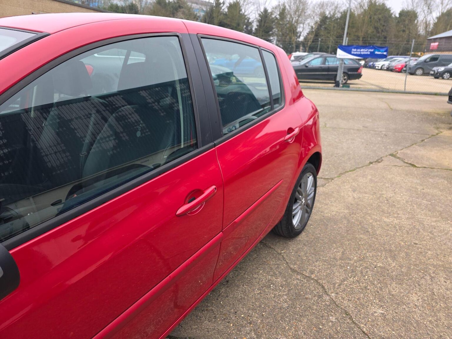 Used Renault Clio 2012 for sale - 77749925: Photo 25