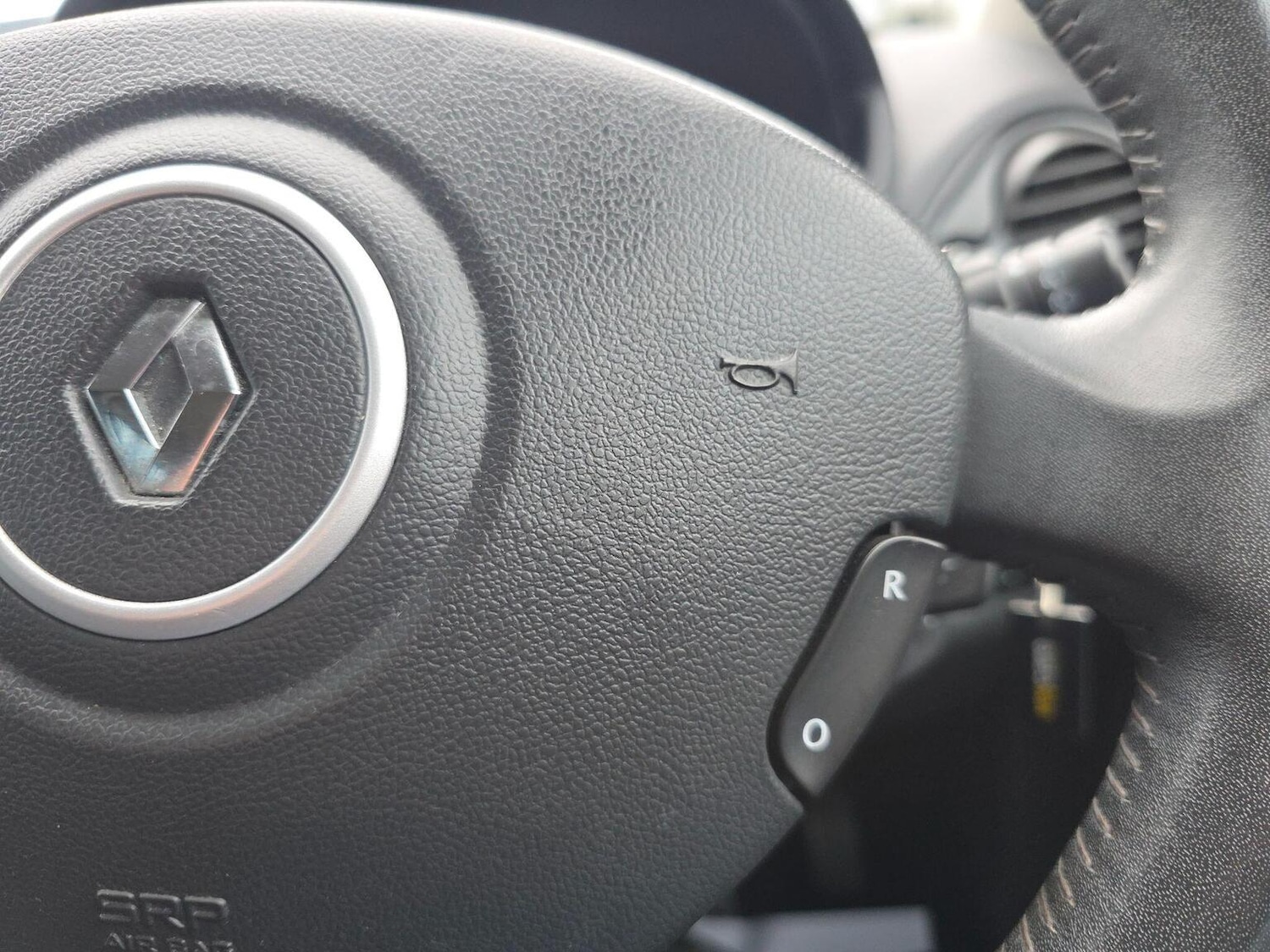 Used Renault Clio 2012 for sale - 77749925: Photo 30