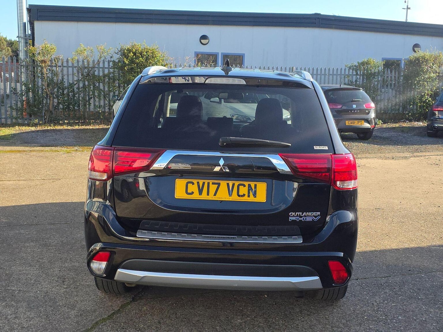 Used Mitsubishi Outlander 2017 for sale - 78057114: Photo 2