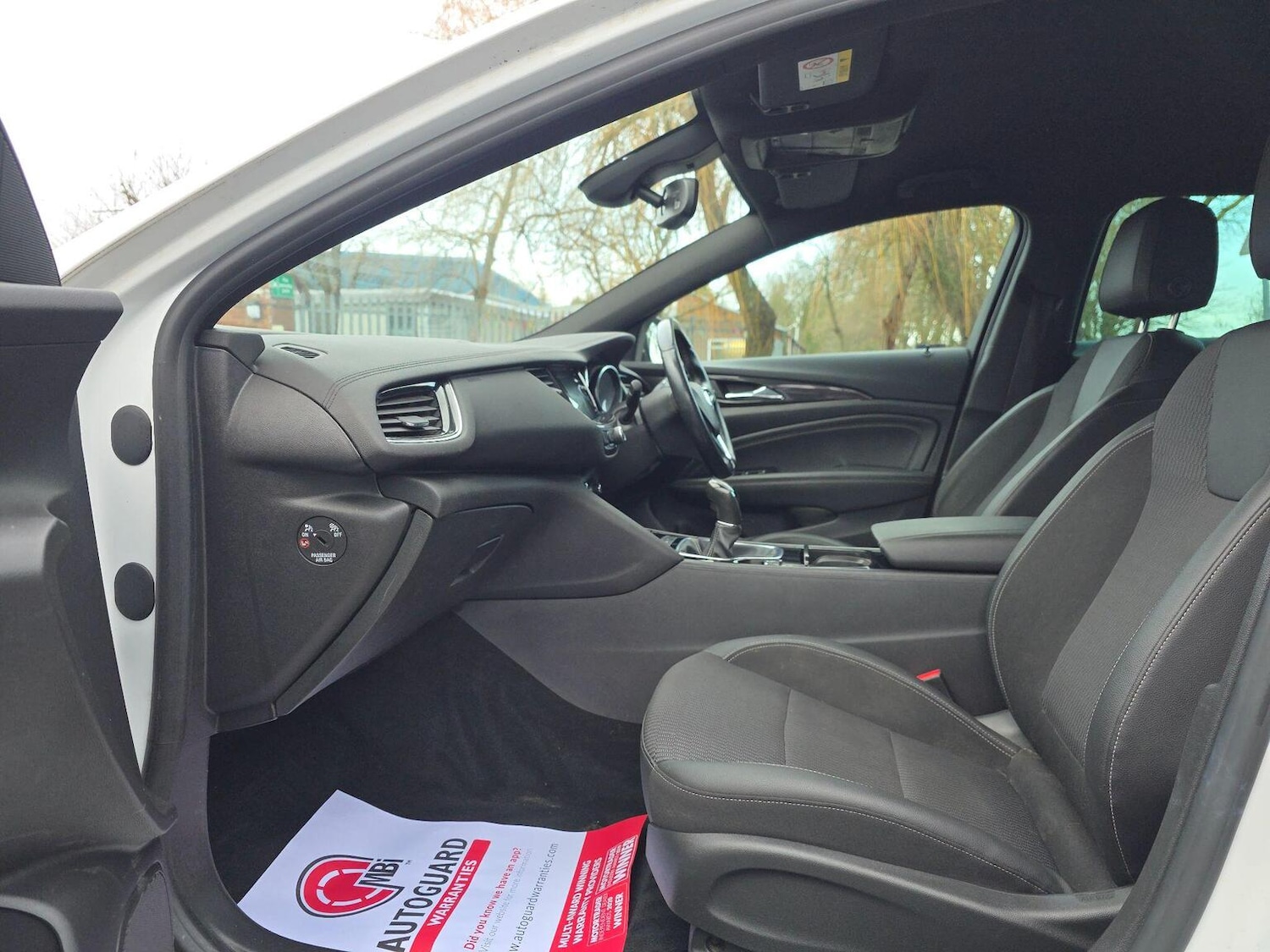 Used Vauxhall Insignia 2018 for sale - 77385335: Photo 2