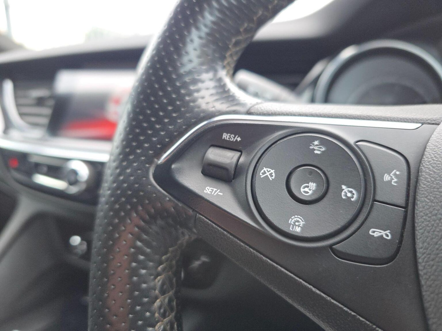 Used Vauxhall Insignia 2018 for sale - 77385335: Photo 20