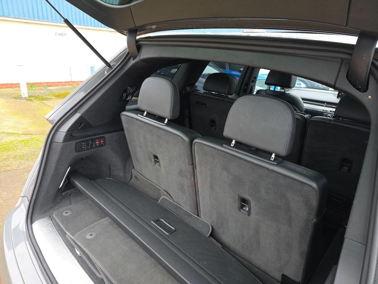 Used Audi Q7 2015 for sale - 76769226: Photo 41