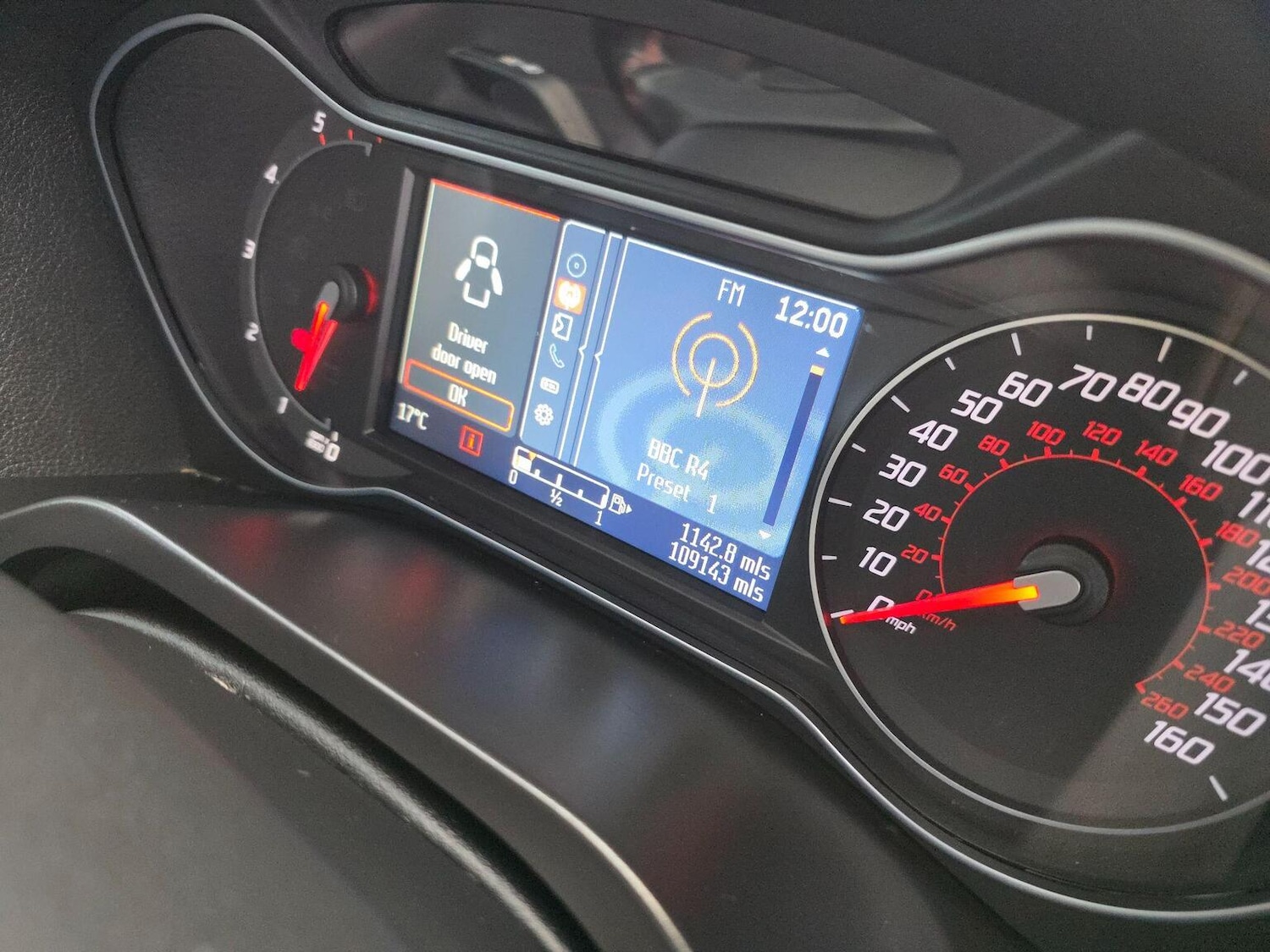 Used Ford S-Max 2013 for sale - 76455528: Photo 23