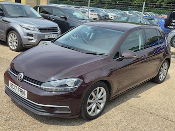 Used Volkswagen Golf 2017 for sale - 76107222: Photo