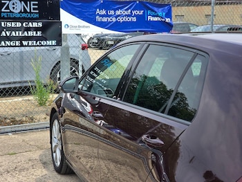 Used Volkswagen Golf 2017 for sale - 76107222: Photo
