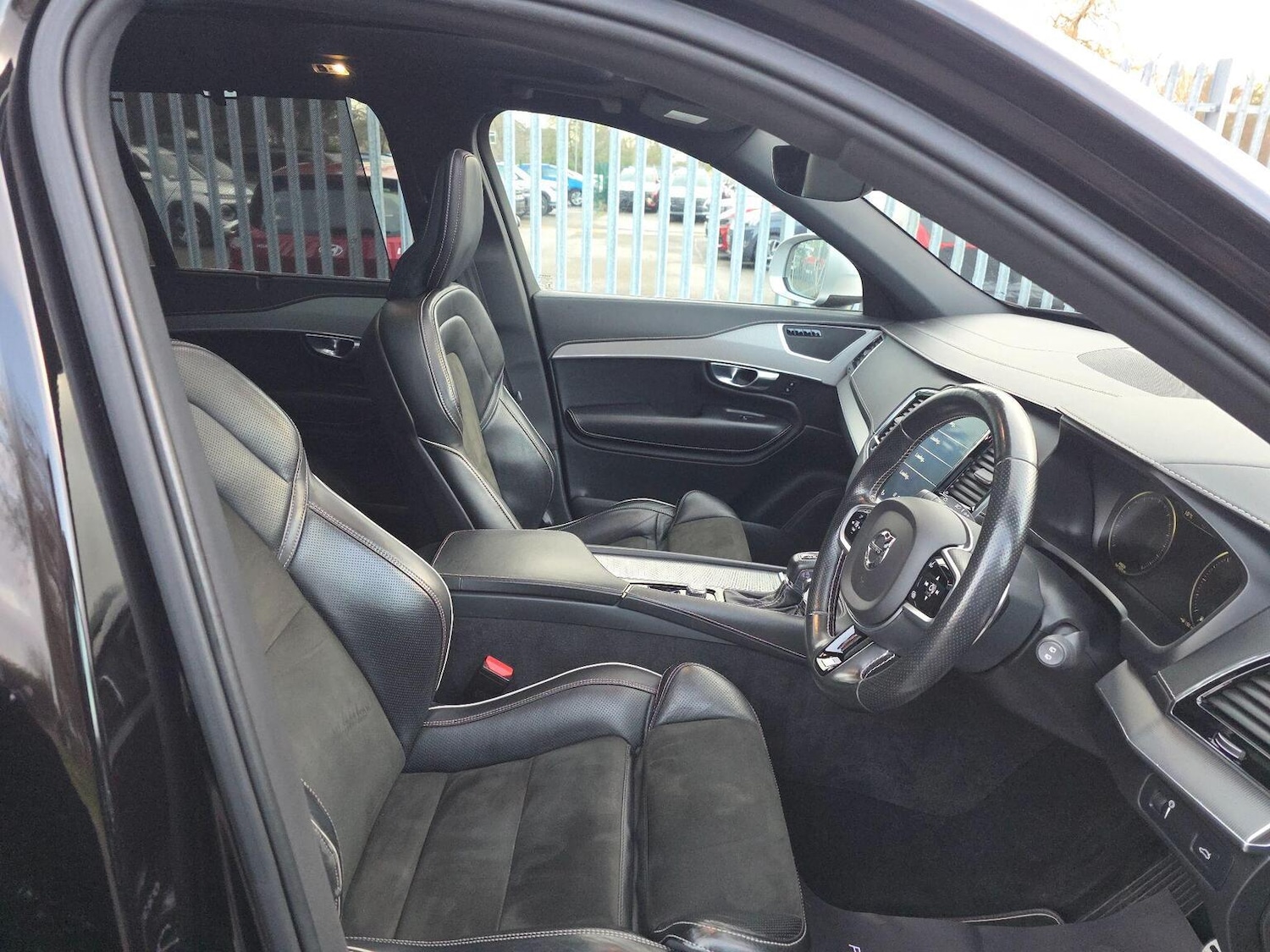 Used Volvo XC90 2018 for sale - 77173215: Photo 15