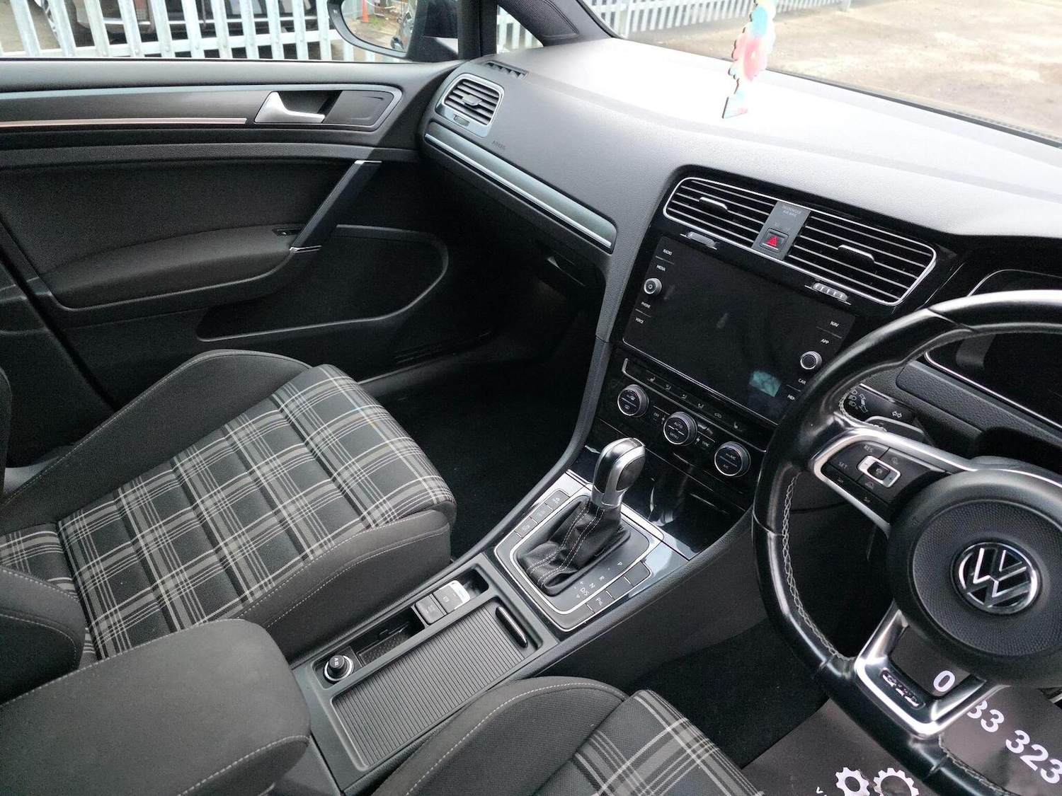 Used Volkswagen Golf 2017 for sale - 76525730: Photo 11