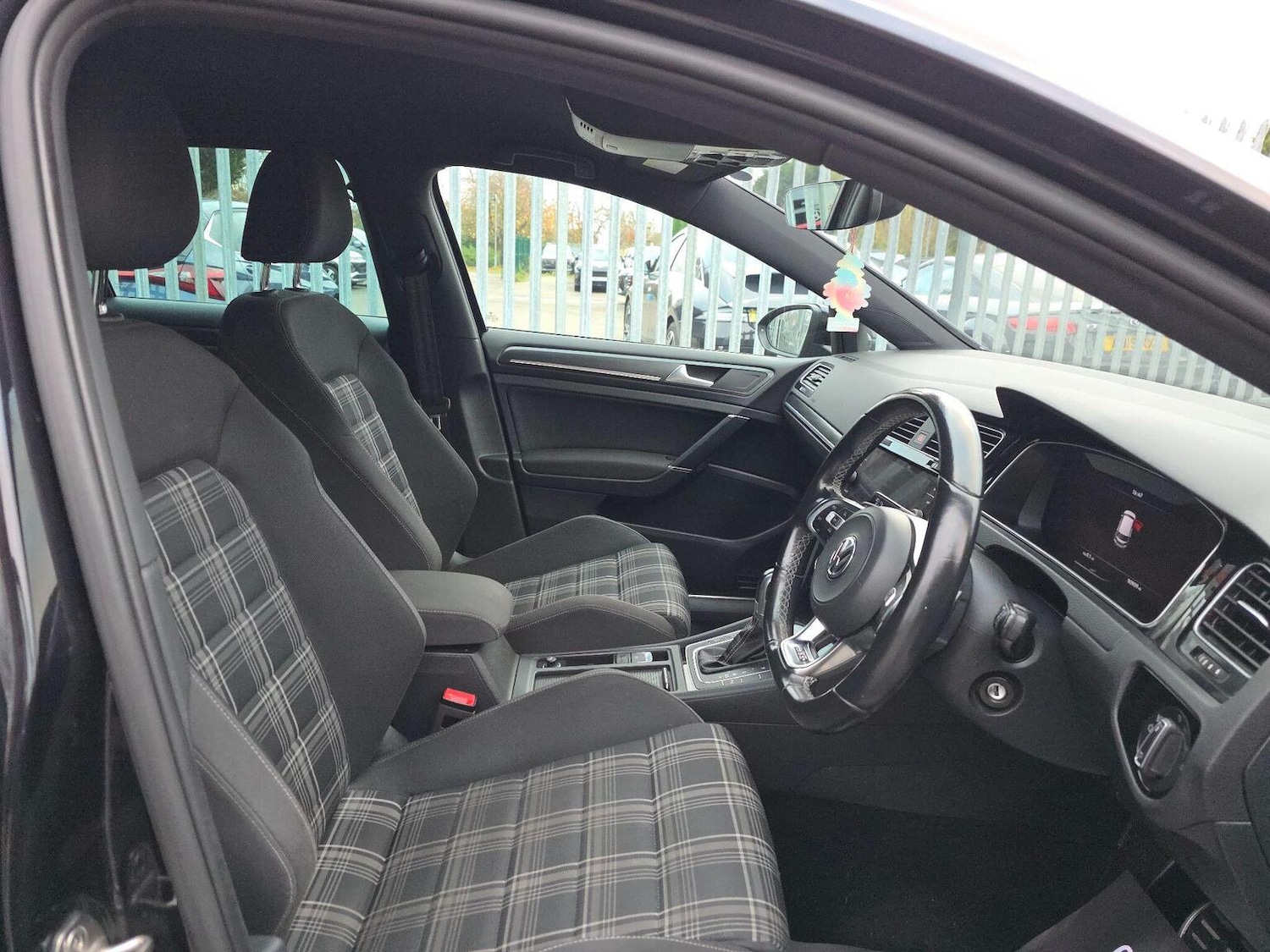 Used Volkswagen Golf 2017 for sale - 76525730: Photo 12