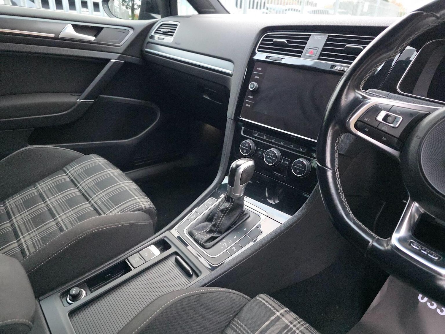 Used Volkswagen Golf 2017 for sale - 76525730: Photo 39