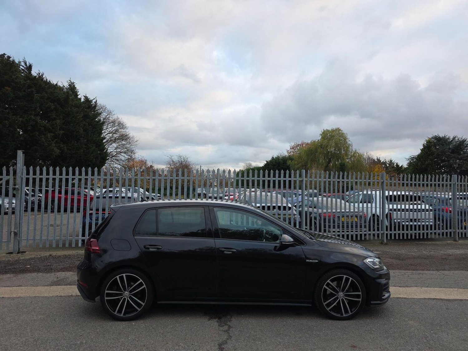 Used Volkswagen Golf 2017 for sale - 76525730: Photo 8