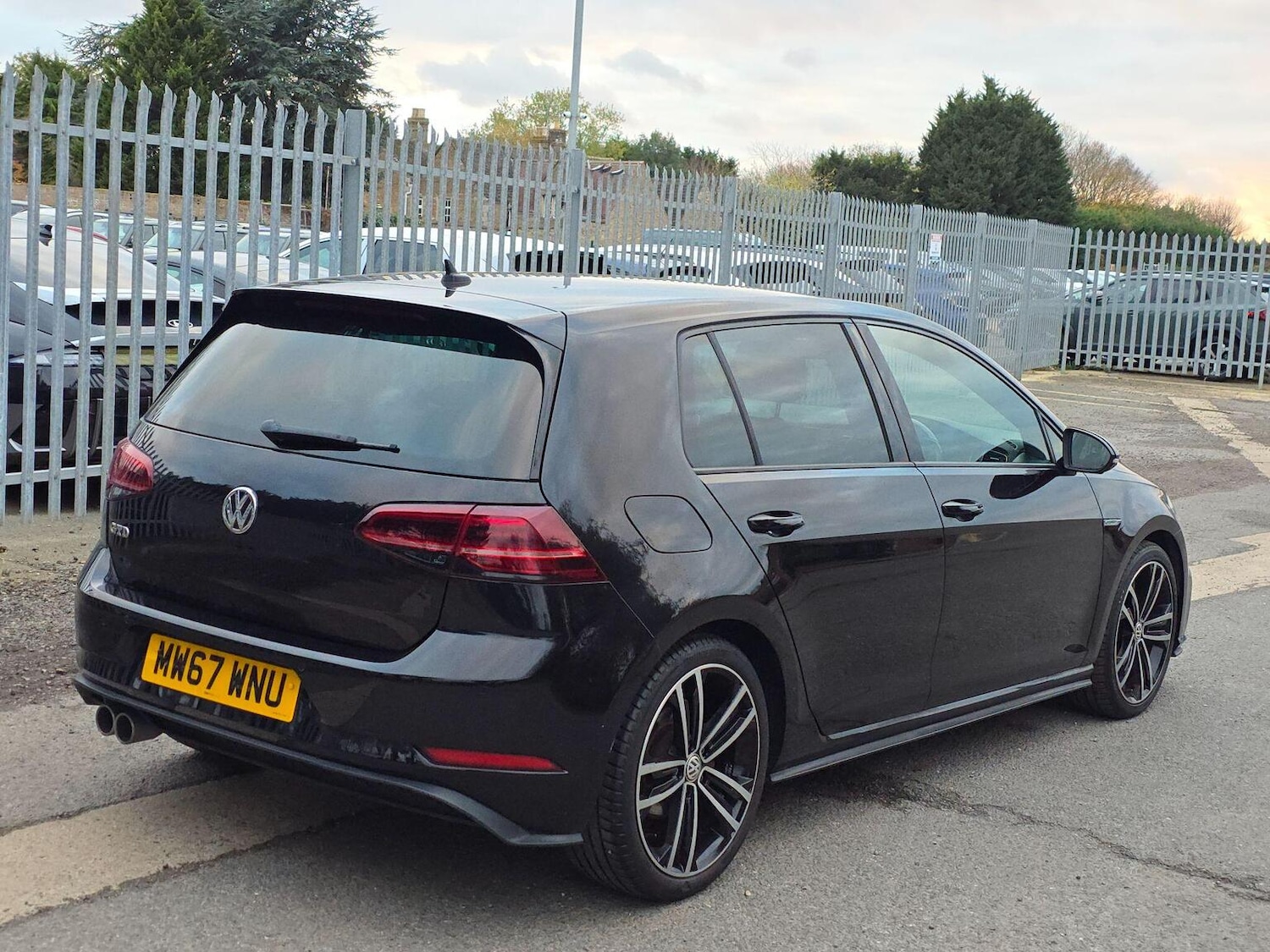 Used Volkswagen Golf 2017 for sale - 76525730: Photo 9