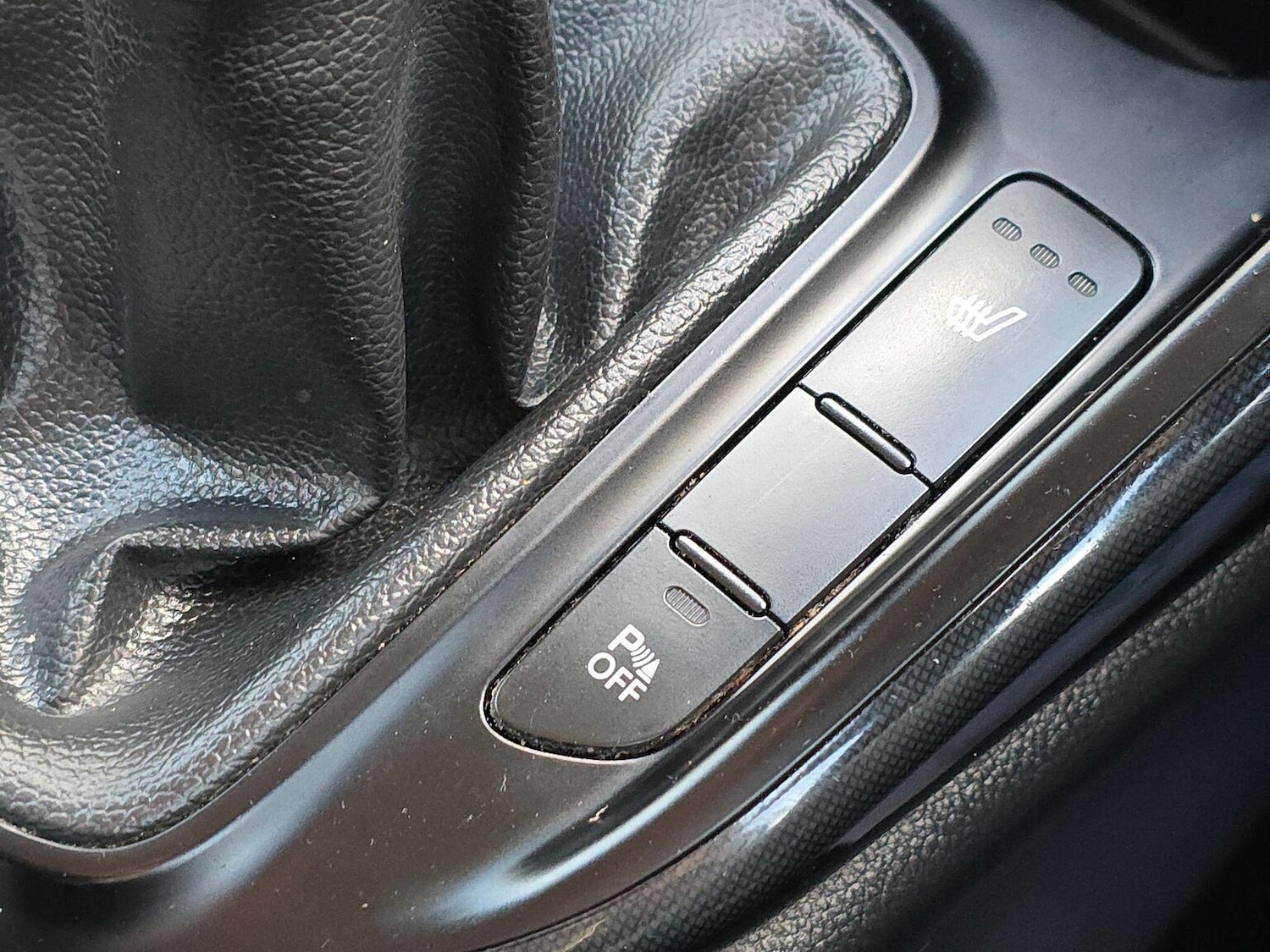 Used Kia Carens 2015 for sale - 76439923: Photo 17